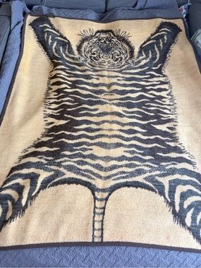 Cozy Beige & Black Tiger Throw Blanket